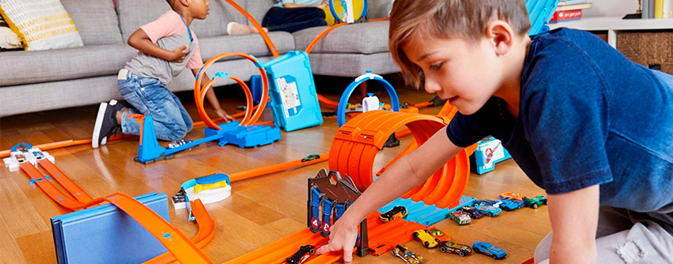 Best Hot Wheels Tracks in 2022 [Buying Guide] - GearHungry