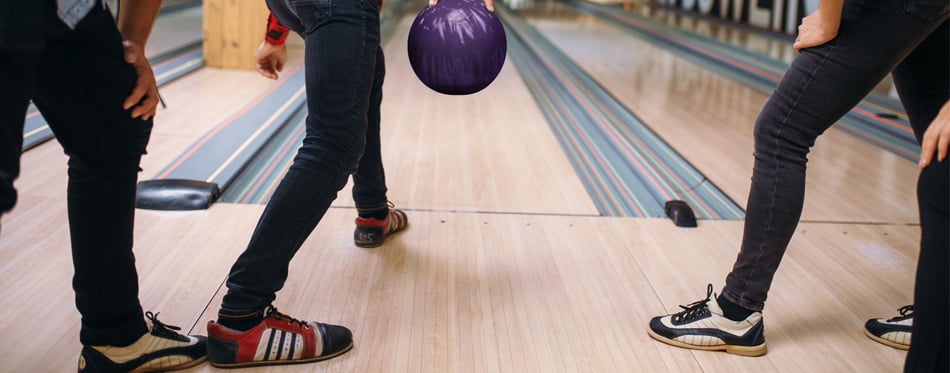 Best Bowling Shoes For Men In 2022 Buying Guide Gear Hungry   Bowling Shoes 