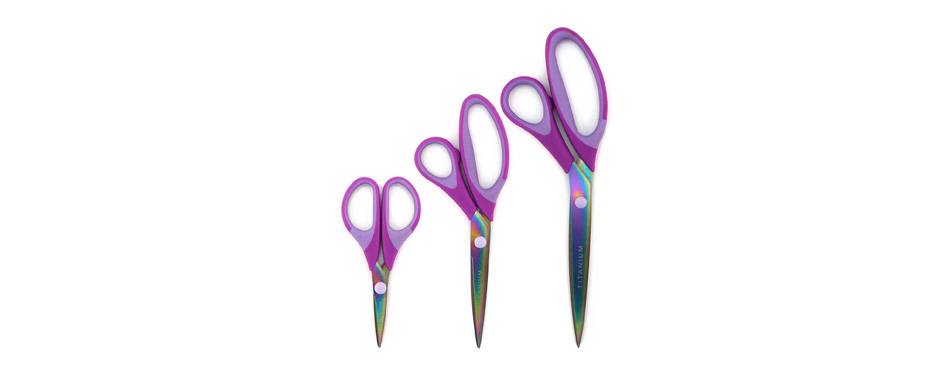 https://www.gearhungry.com/wp-content/uploads/2020/05/bamboomn-titanium-softgrip-scissors.jpg