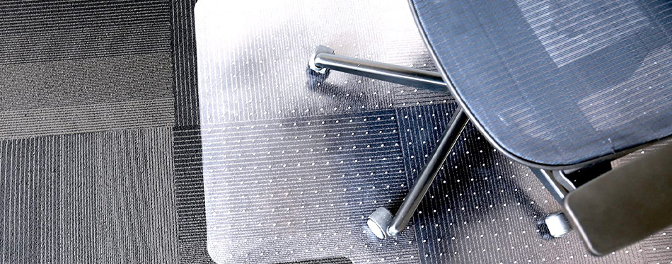 https://www.gearhungry.com/wp-content/uploads/2020/07/a-desk-chair-mat-for-carpets.jpg