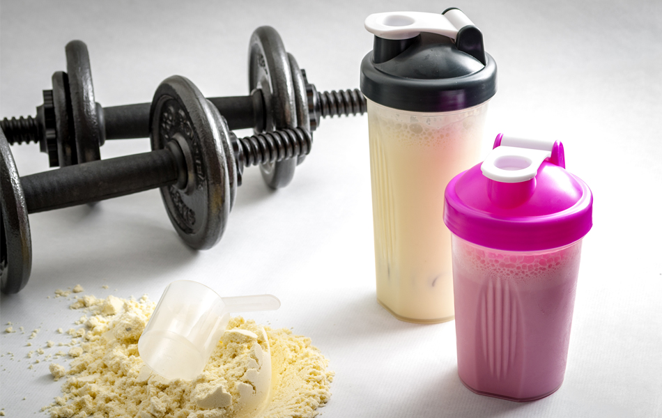 TOP 6: Best Protein Shaker For 2022 - Easy To Clean & Travel Friendly! 