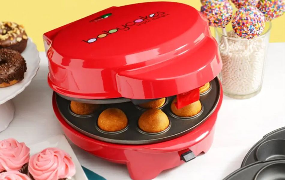 Brentwood TS-250 Non-Stick Mini Donut Maker Machine, Pink