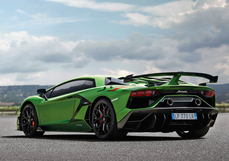 Lamborghini Aventador SVJ Coupe - GearHungry