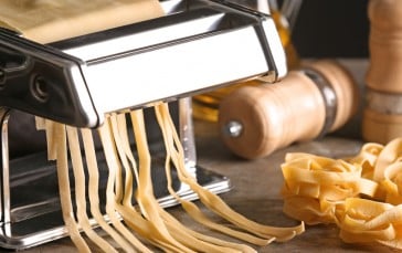 10 Best Pasta Makers: Your Buyer's Guide (2022)