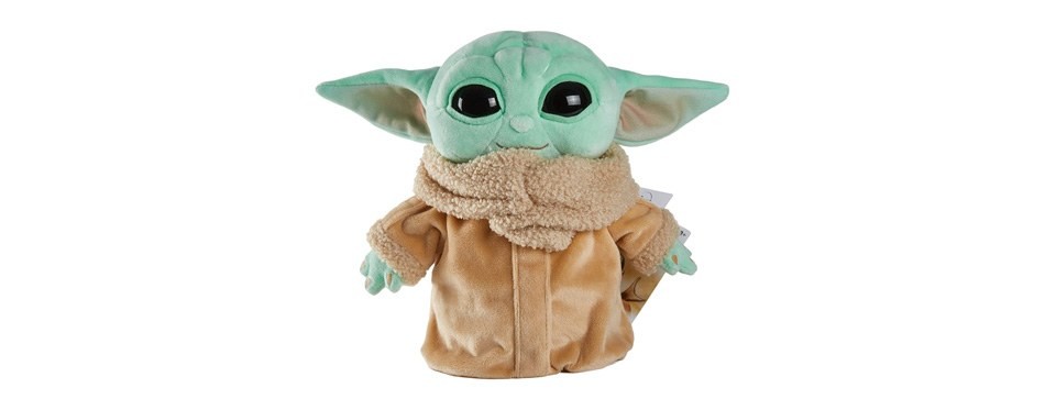 little yoda mandalorian toy